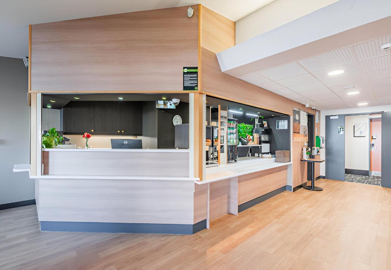 B&B Hotel Strasbourg Aeroport Holtzheim Exterior photo