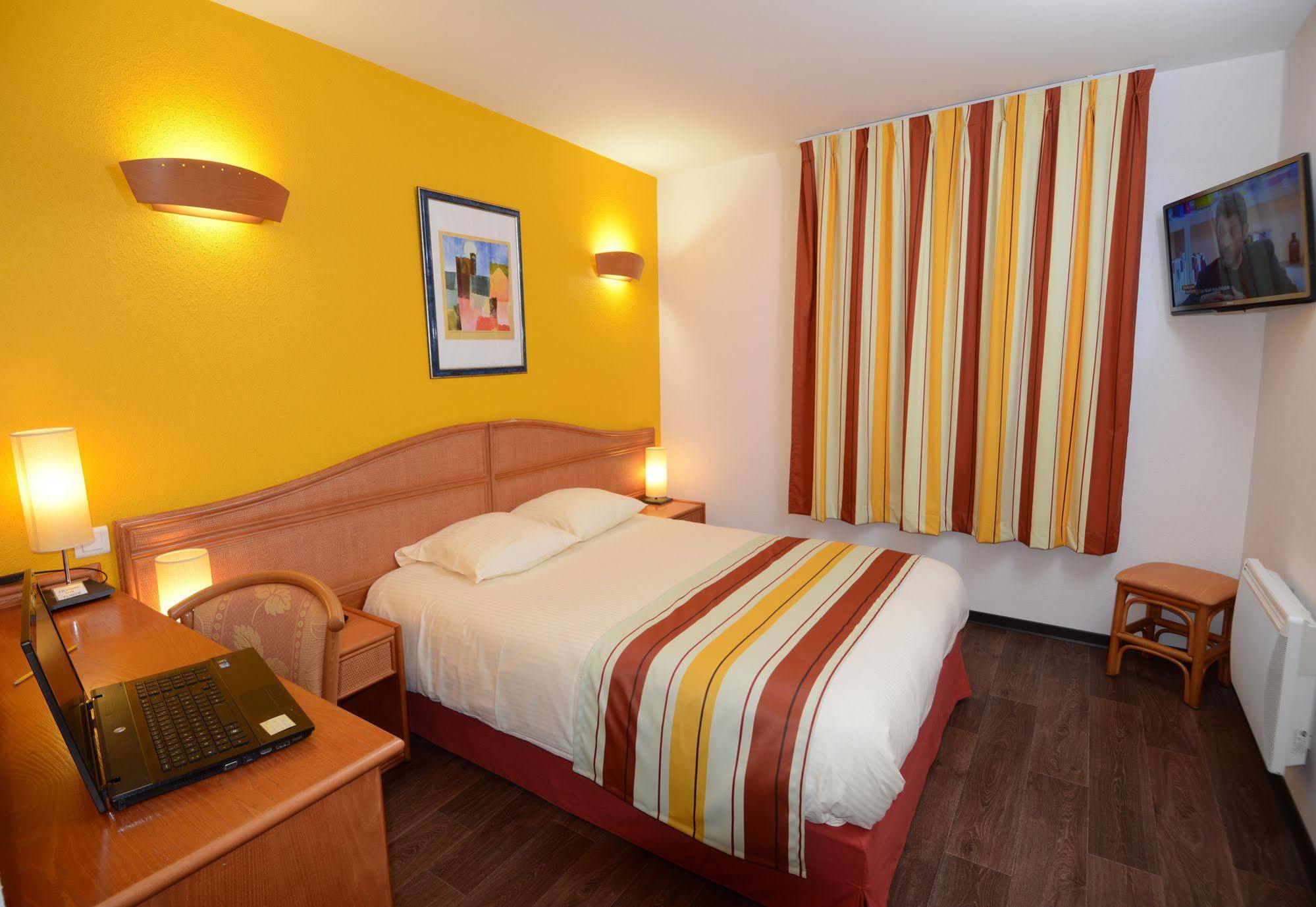 B&B Hotel Strasbourg Aeroport Holtzheim Exterior photo
